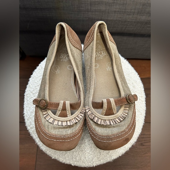 BKE Shoes - BKE Women's Early 2000s Mary Jane Flats, Boho Neutral Ballet Shoes Size 7